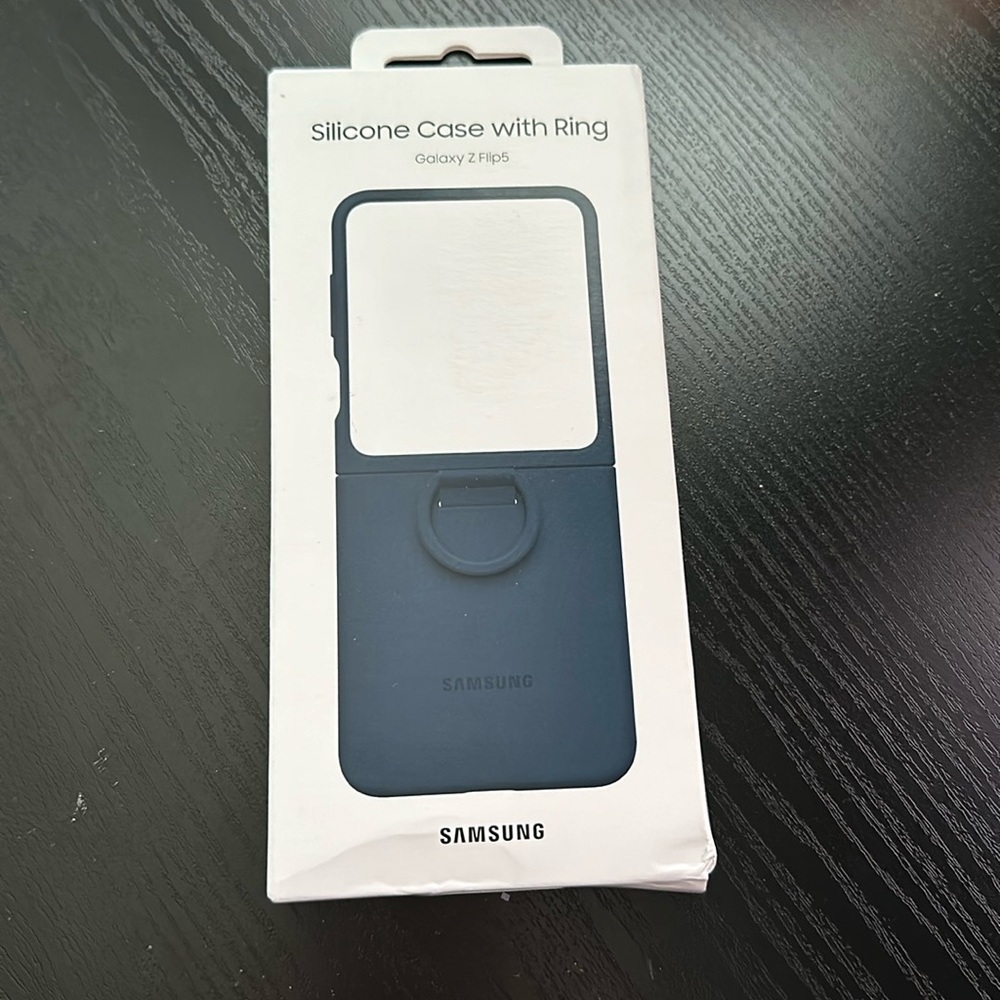 Galaxy Z Flip4 Silicone Cover with Ring, navy blue
